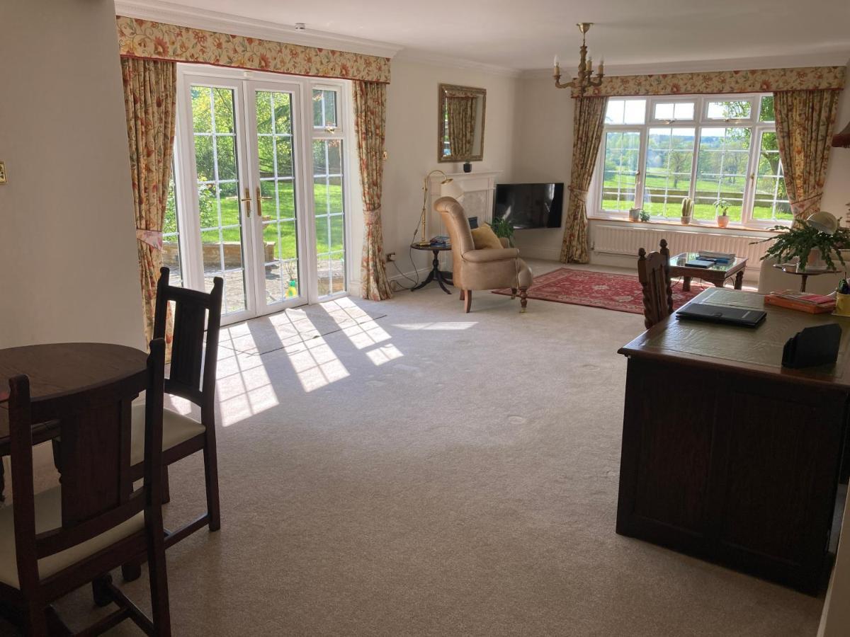 Exclusive 2 Bedroom Apartment With Summer House And Hot Tub Daventry Exterior foto